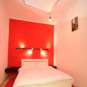 Апартаменты Red And Yellow Modern, Львов
